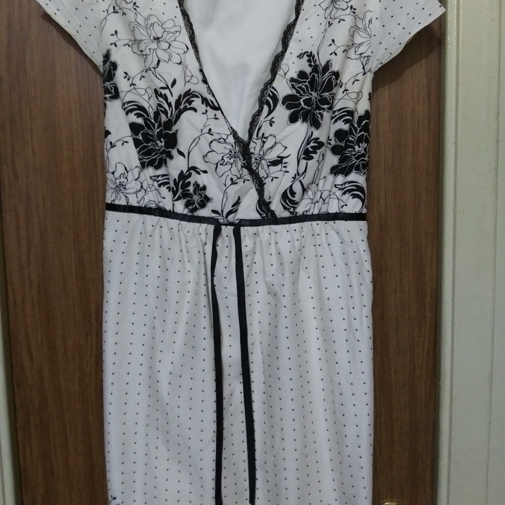 Gorgeous Flower Dress - Picture 10 of 16